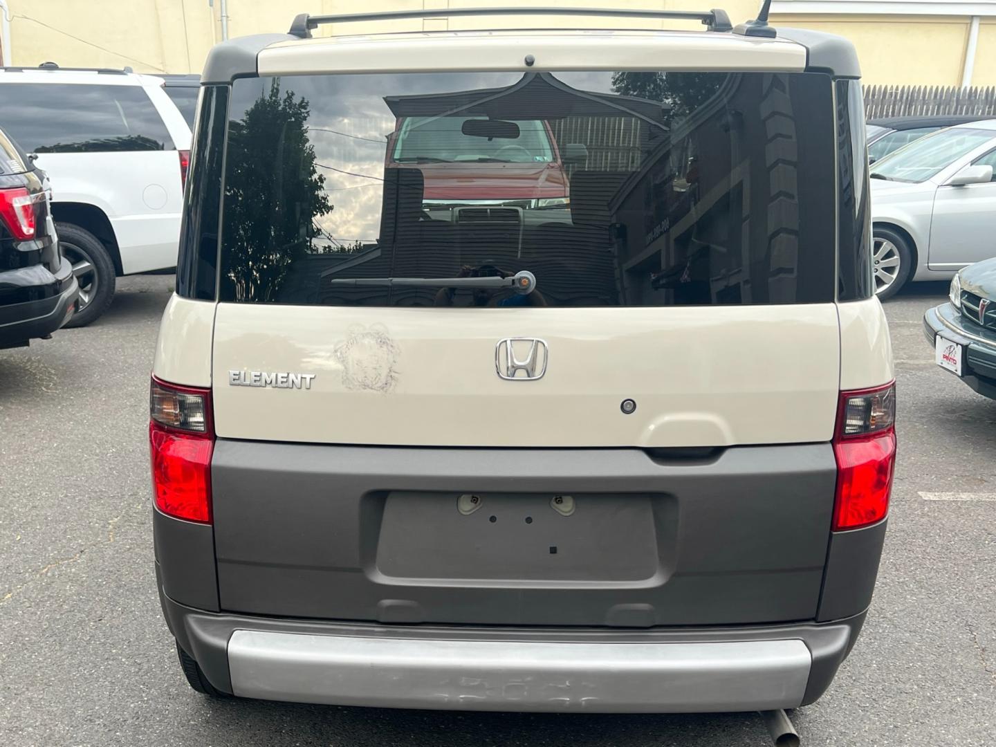 2005 Beige /Gray Honda Element EX 4WD 4-spd AT (5J6YH286X5L) with an 2.4L L4 DOHC 16V engine, 4 Speed Automatic Overdrive transmission, located at 1018 Brunswick Ave, Trenton, NJ, 08638, (609) 989-0900, 40.240086, -74.748085 - Wow, This Element is Super Clean and runs like new! An absolute must see and drive to appreciate this rare Honda!! - Photo#5